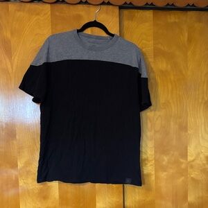 American Eagle Outfitters Gray and Black Short Sleeve Tee